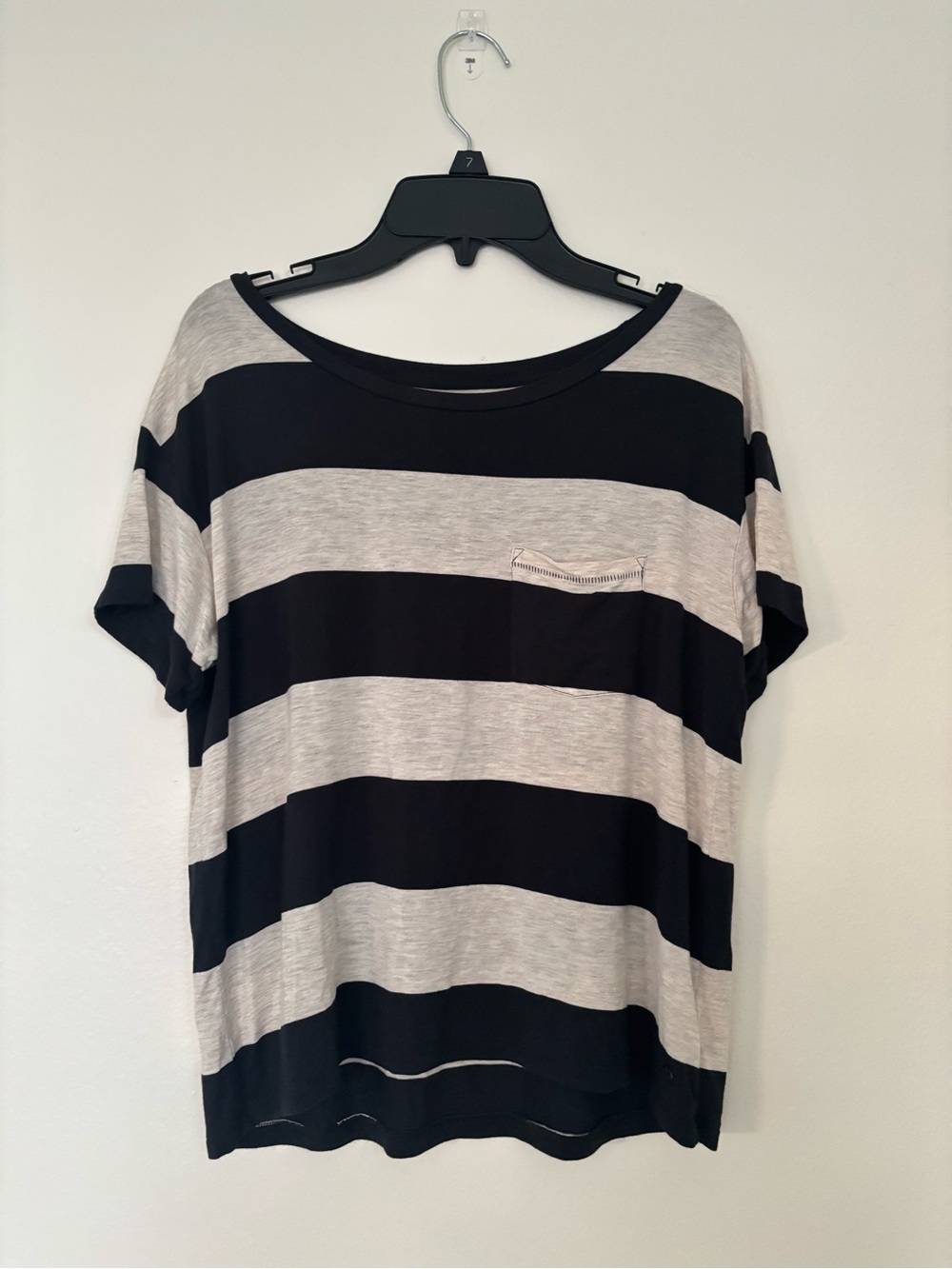American Eagle Outfitters Black & Light Gray Striped Short Sleeve Pocket Tee XS